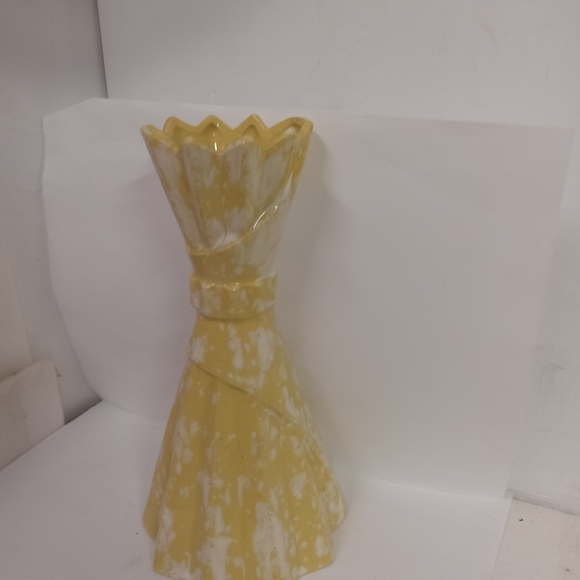 Vintage Handmade Vase Ruffled Drip Glaze Ceramic Wrapped Dress Pattern 8" - Picture 4 of 8